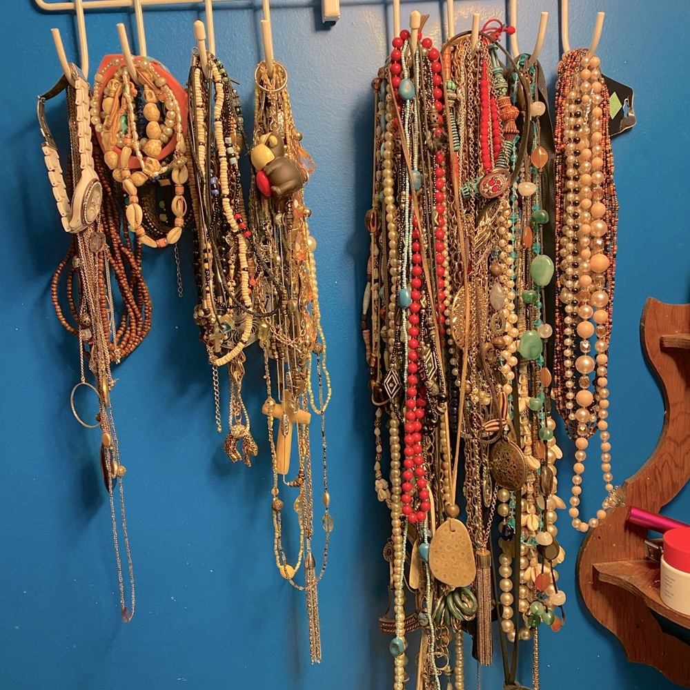 Assorted jewelry